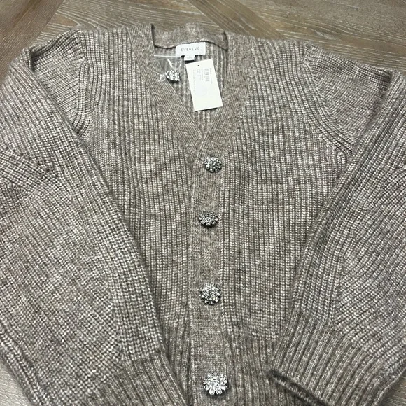 Jewel button cartigsn size small - Picture 1 of 1